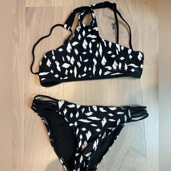 LSpace Keep it Wild Halter Bikini Set - Picture 1 of 4